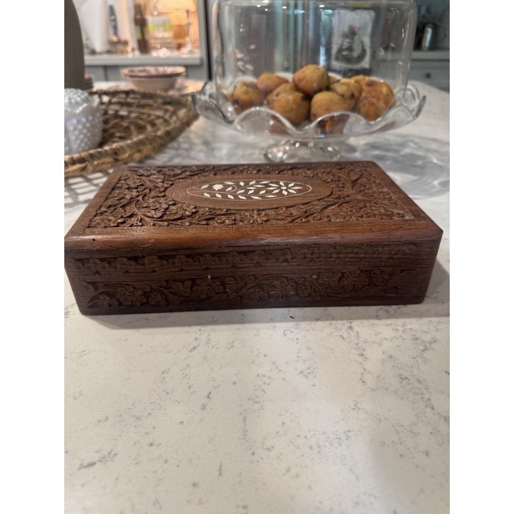 Vintage Hand Carved Wood Trinket Box Ornate Design with White Inlay Hinged Lid‎